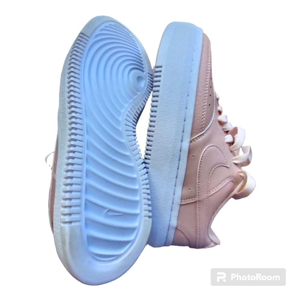 Nike Women's Athletic Shoes in Pink and White - Picture 6 of 10